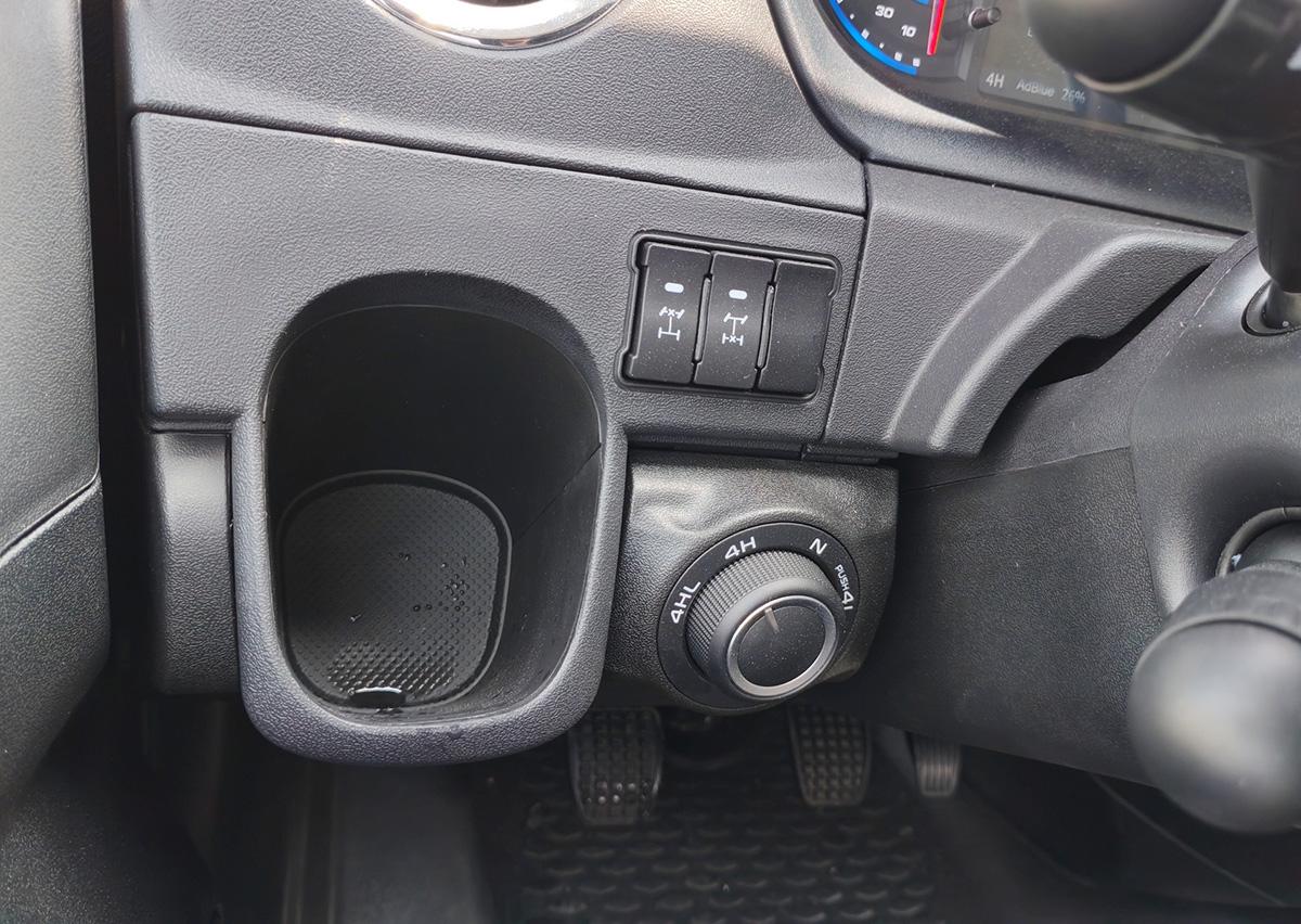 依維柯4×4越野版曝光,外觀很硬朗,側滑門,搭載3.0T柴油動力
