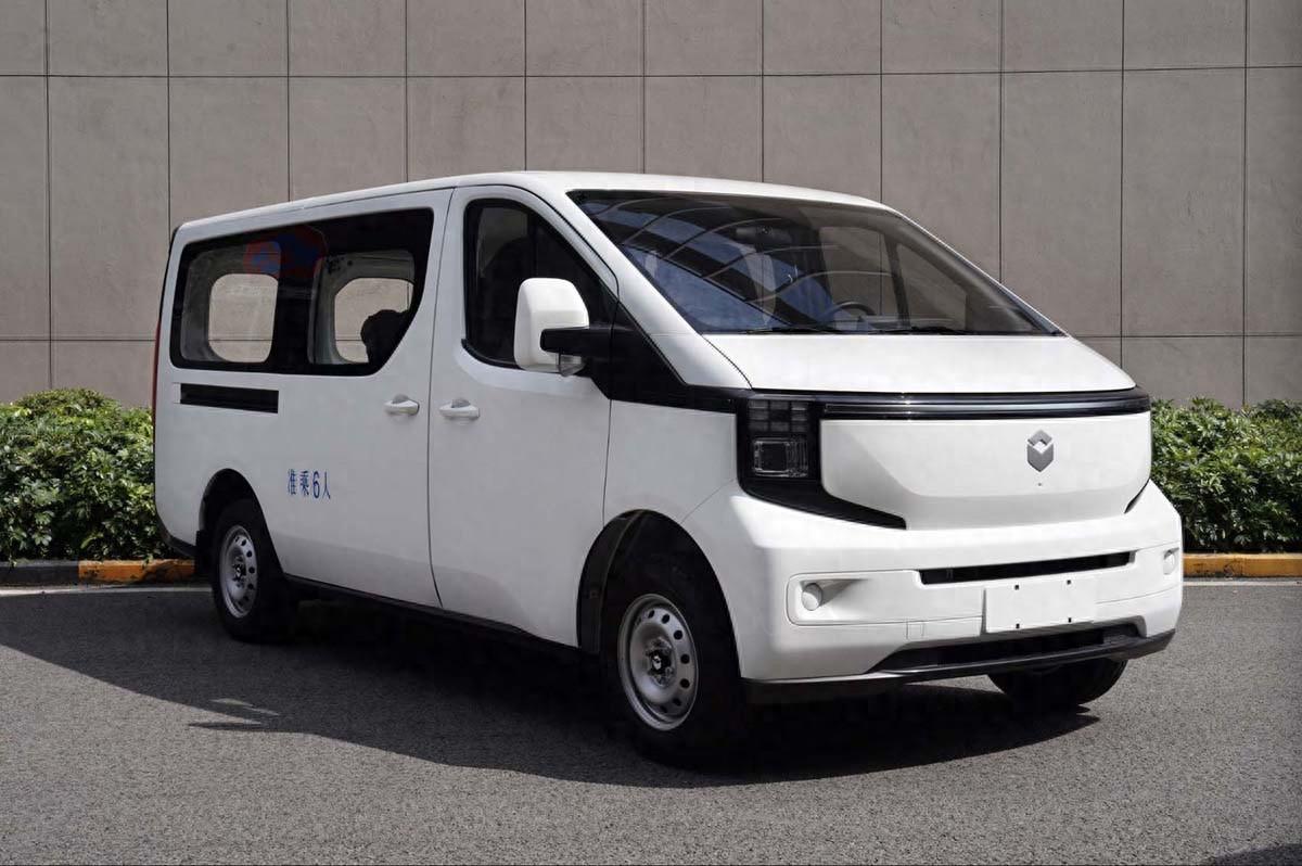 長(zhǎng)安凱程V919正式申報(bào),外觀很前衛(wèi)時(shí)尚,6座,側(cè)滑門,續(xù)航500km