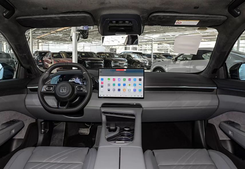 30萬提了極氪001,2個月后再開特斯拉modely,車主表示:差距明顯